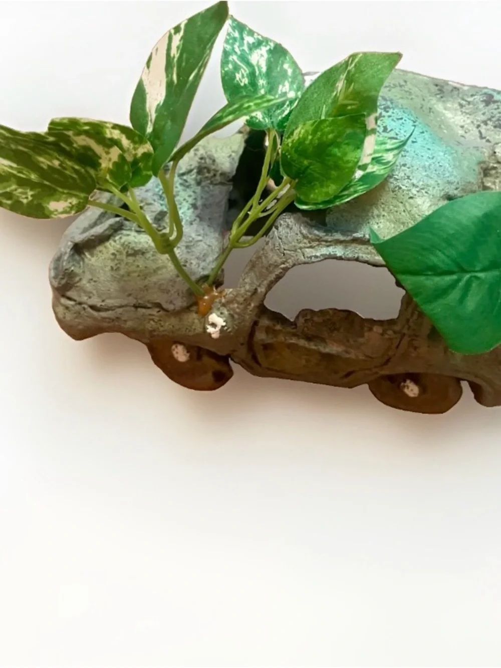Wrecked Car Aquarium Ornament / Fish Tank Hide Cave with Faux Silk Plants, GUC